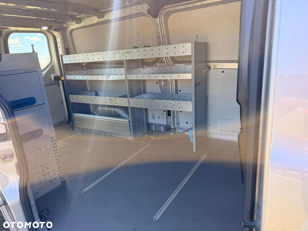 Ford Transit Custom - 11
