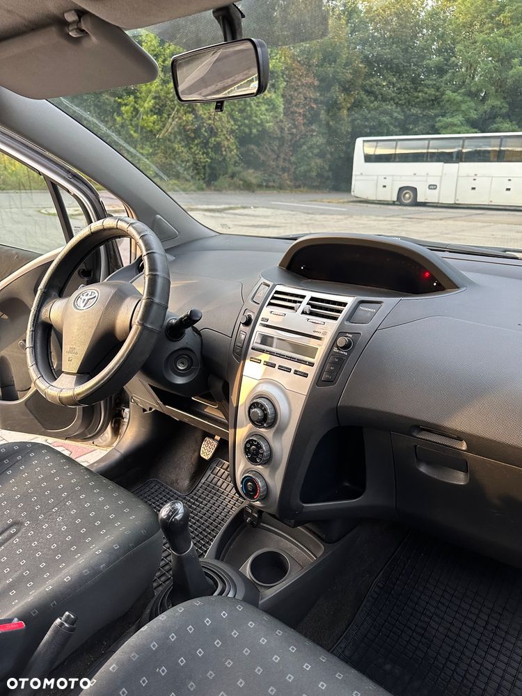 Toyota Yaris 1.3 Luna A/C - 6