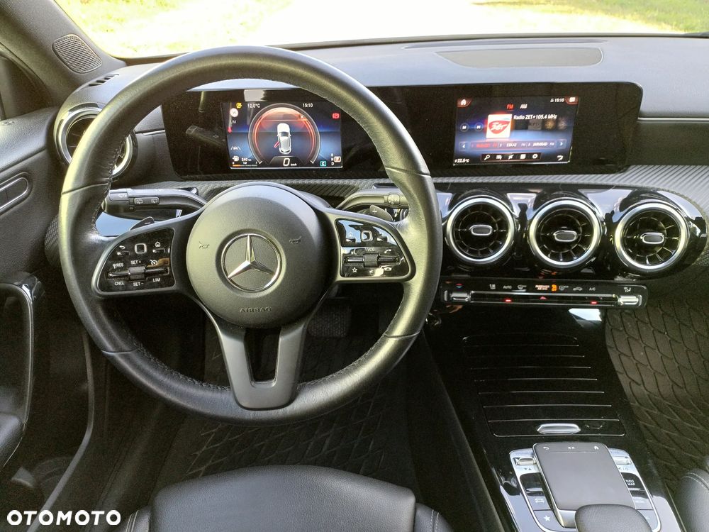 Mercedes-Benz Klasa A 180 Edition 1 7G-DCT - 24
