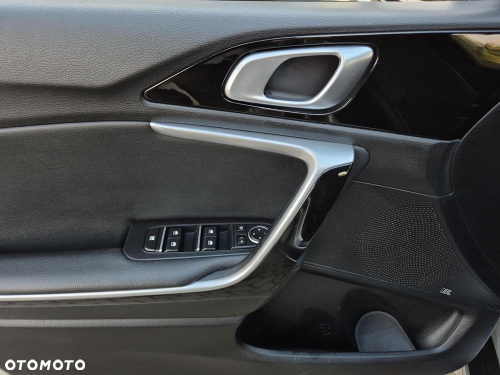 Kia XCeed 1.6 T-GDI L Business Line DCT - 13