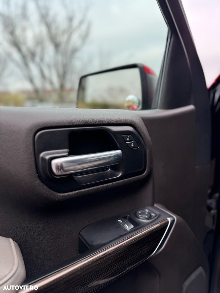 Chevrolet Silverado - 21