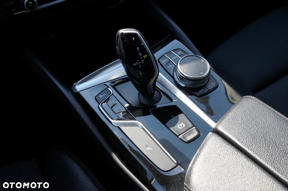 BMW Seria 5 520d xDrive Touring Sport Line - 22