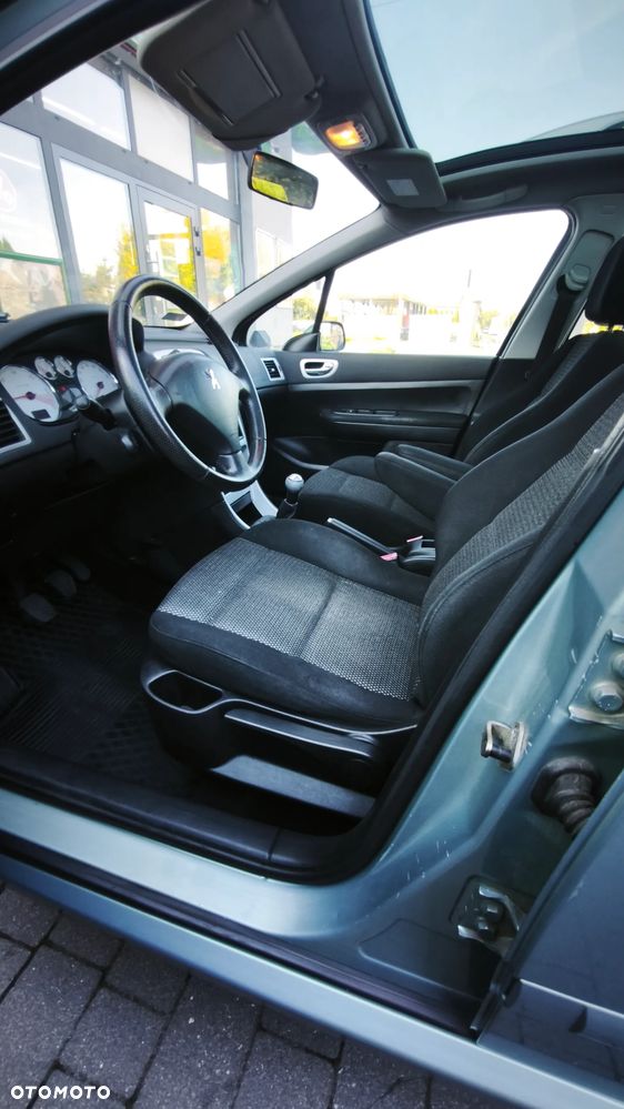 Peugeot 307 HDi 110 OXYGO - 17