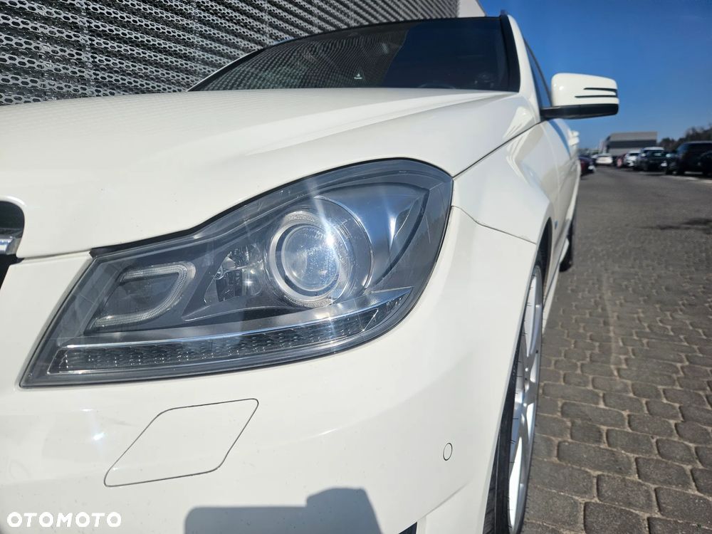 Mercedes-Benz Klasa C 250 CDI DPF 4Matic 7G-TRONIC BlueEFFICIENCY - 37