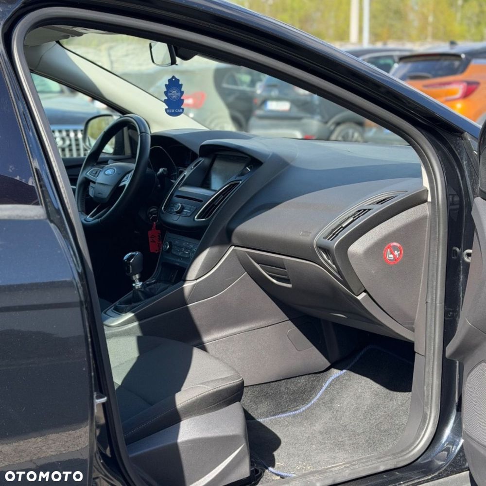 Ford Focus - 36