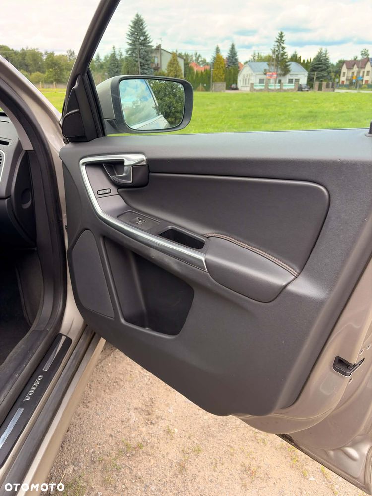 Volvo XC 60 D4 Drive-E Momentum - 19