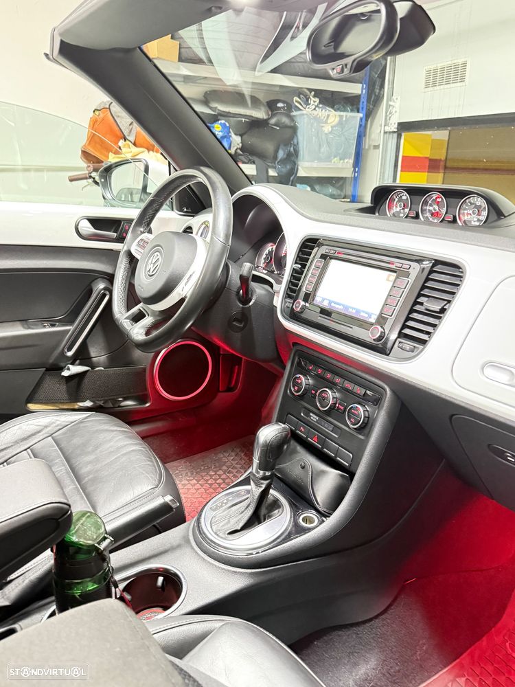 VW New Beetle Cabriolet 2.0 TSI DSG Exclusive Sport - 24