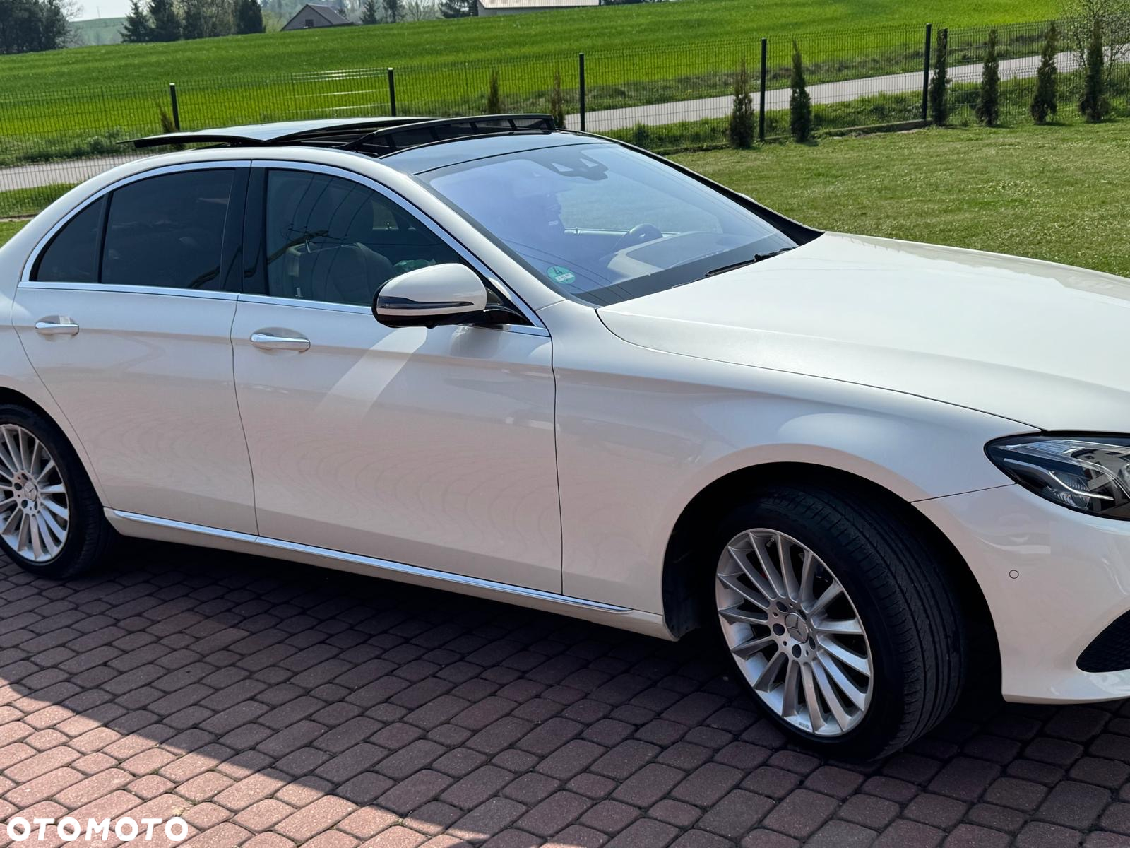 Mercedes-Benz Klasa E 200 d T 9G-TRONIC Avantgarde - 14
