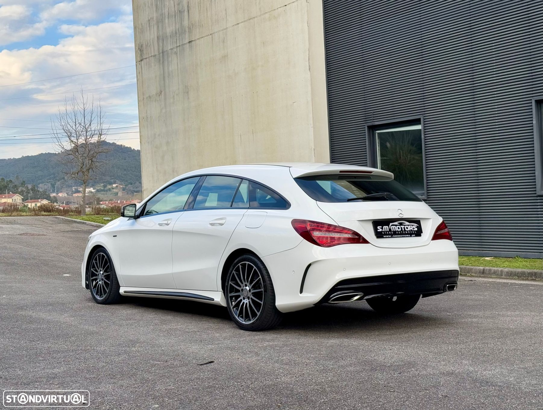 Mercedes-Benz CLA 180 Shooting Brake 7G-DCT AMG Line - 10
