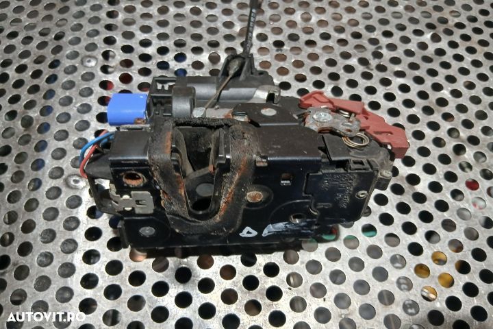 Broasca usa fata dreapta 3B1837016CE 3B1837016CE Skoda Fabia 5J [2007 - 2