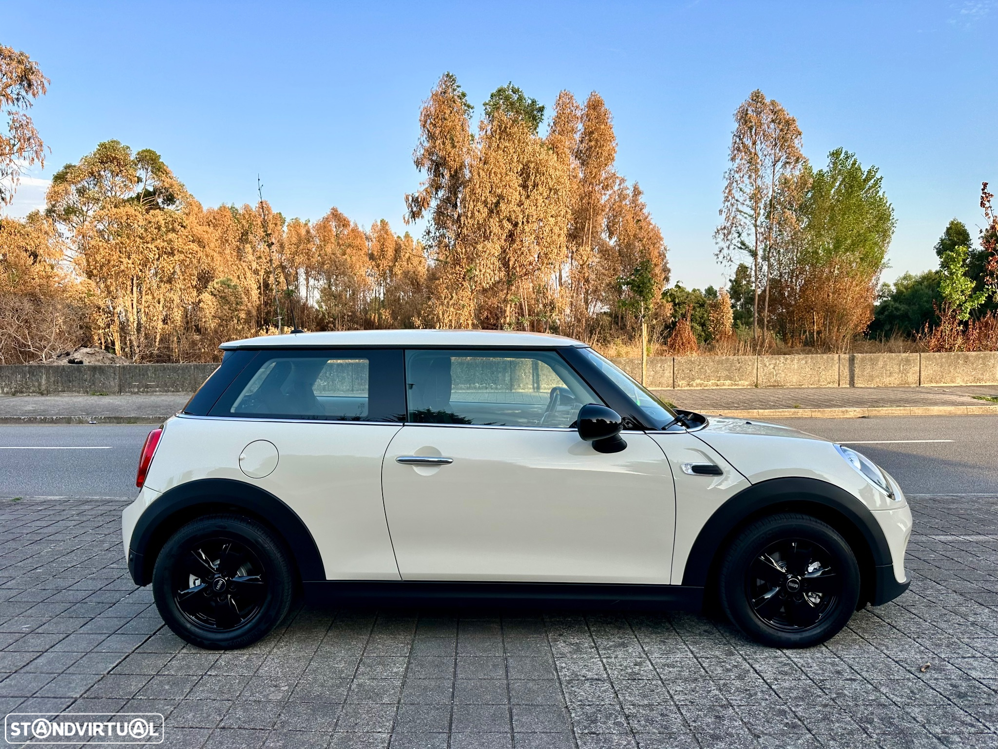 MINI 3 Portas One D - 8