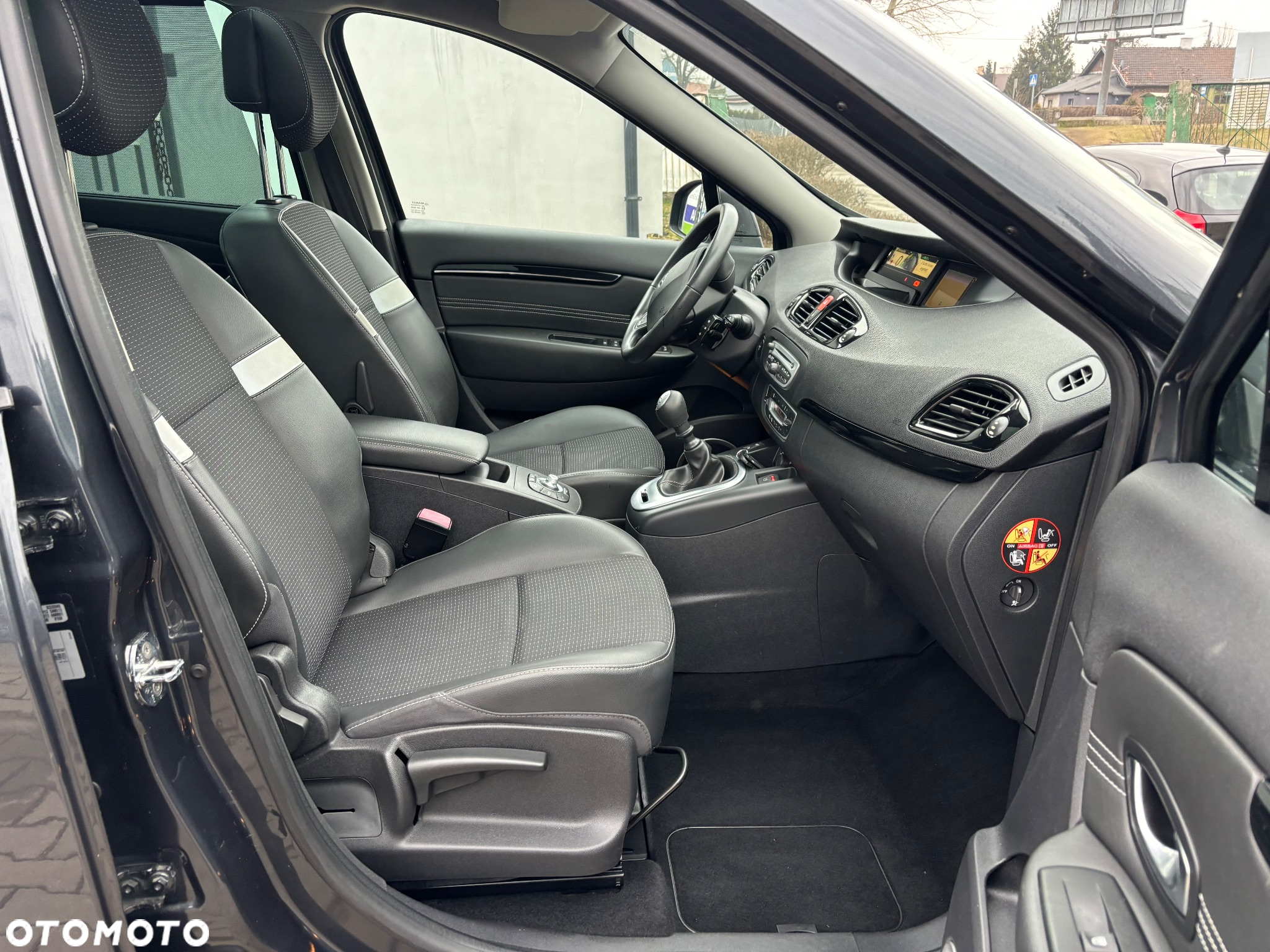 Renault Scenic TCe 130 Dynamique - 19