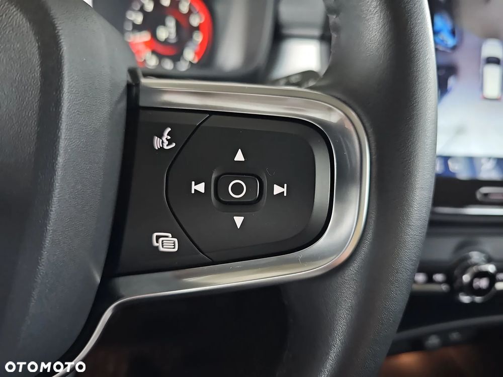 Volvo XC 40 T4 AWD Momentum Pro - 18
