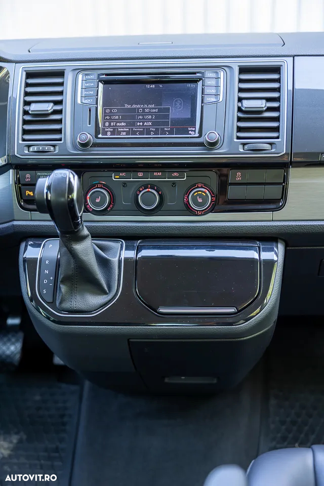 Volkswagen Multivan - 32