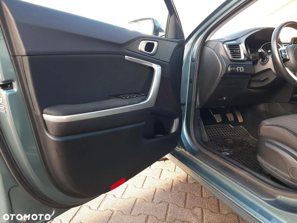 Kia Ceed 1.5 T-GDI M - 10