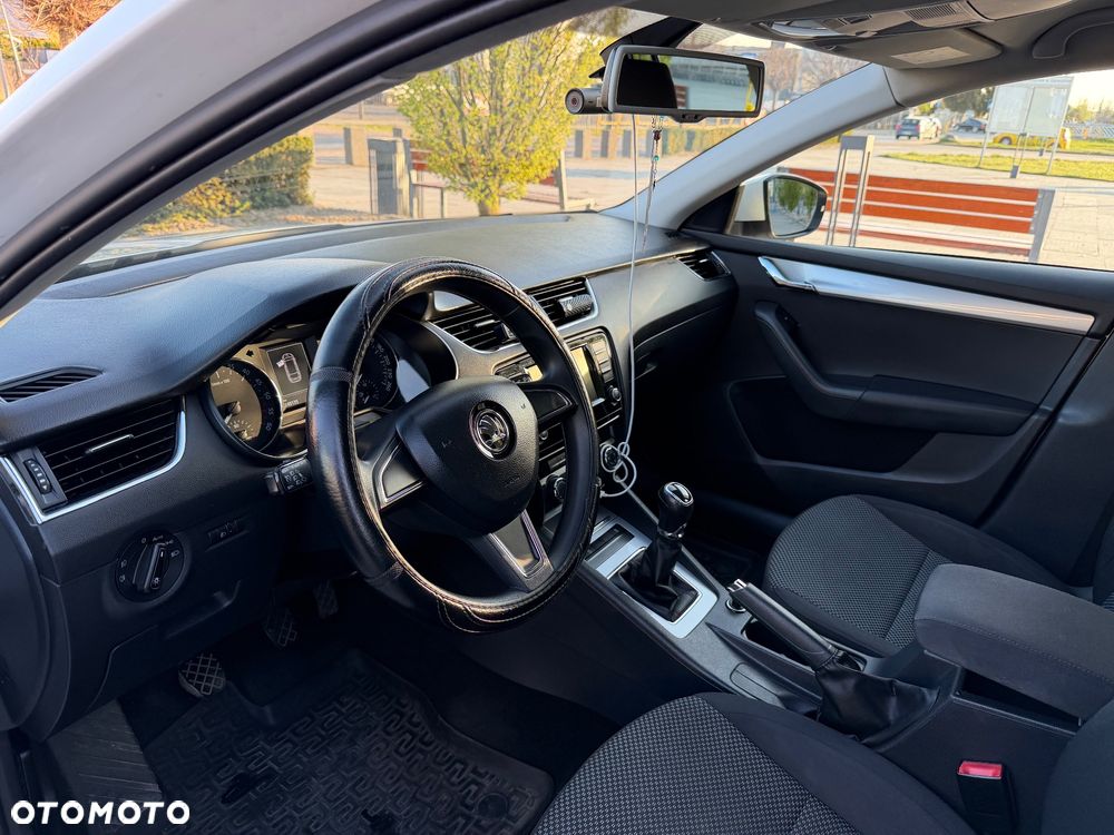 Skoda Octavia 1.6 TDI (Green tec) 4x4 Ambition - 9