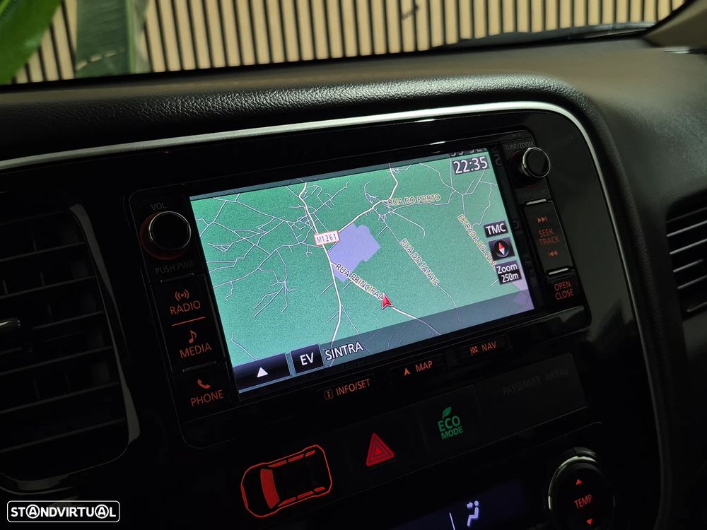 Mitsubishi Outlander 2.0 Intense Navi - 20