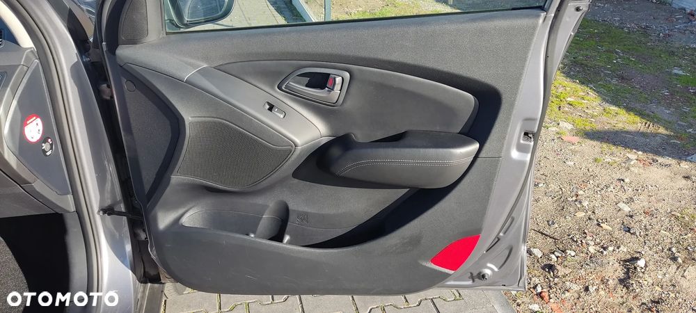 Hyundai ix35 blue 1.6 2WD Finale Gold - 25
