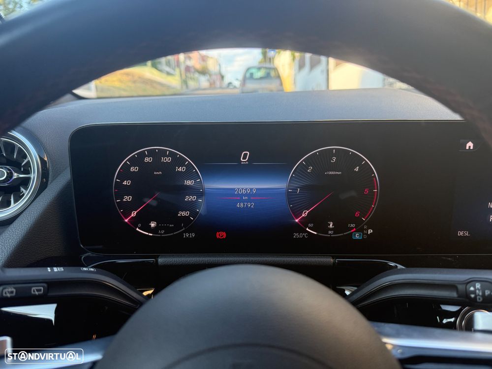 Mercedes-Benz GLA 180 d AMG Line - 9