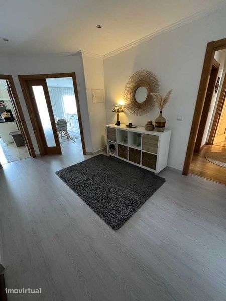 Apartamento T2 à venda na Rua Inocêncio de Sousa Duarte - Mafra - Grande imagem: 2/12