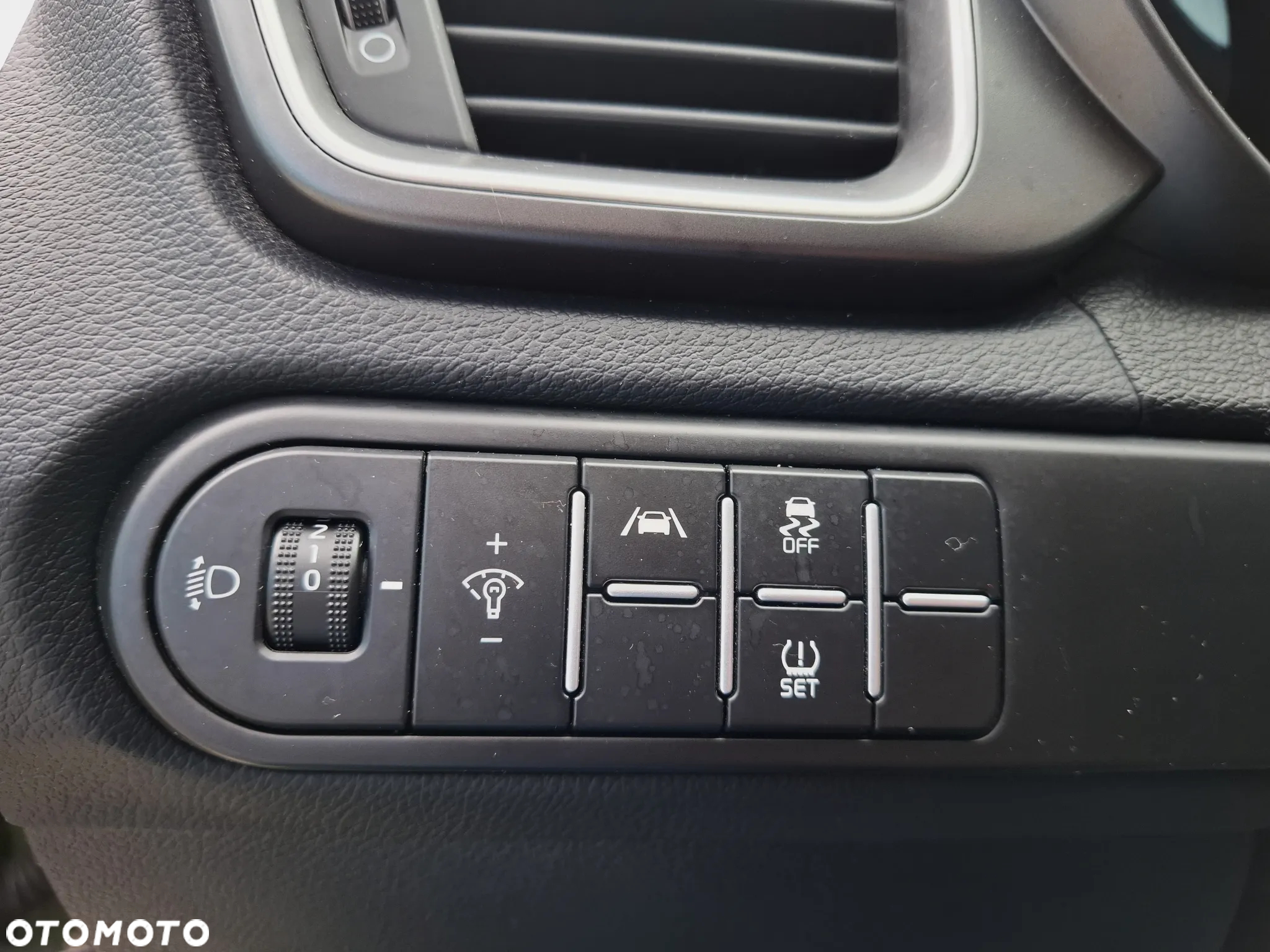 Kia XCeed 1.5 T-GDI M - 25