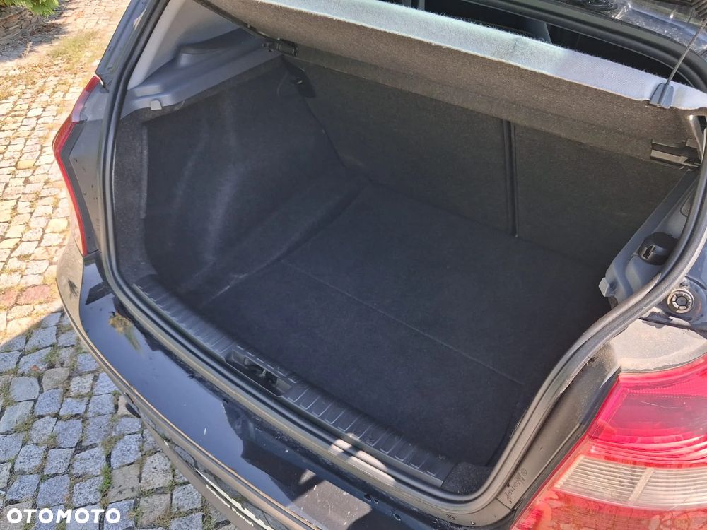 Peugeot 207 - 24