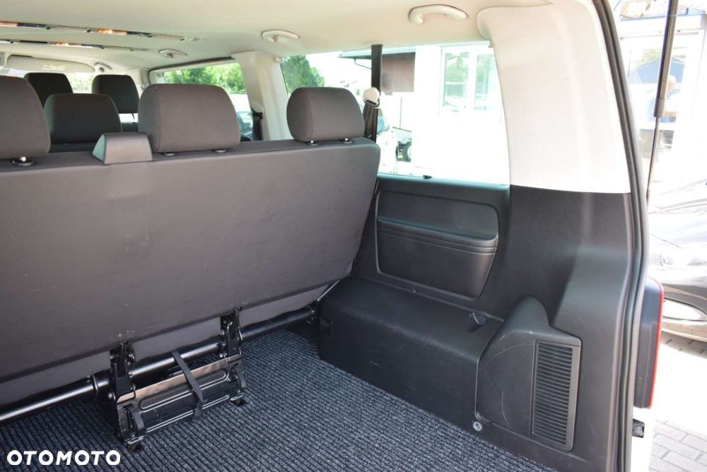 Volkswagen Caravelle - 12