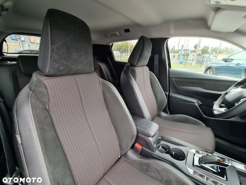 DS Automobiles DS 3 Crossback 1.2 PureTech Performance Line + - 32