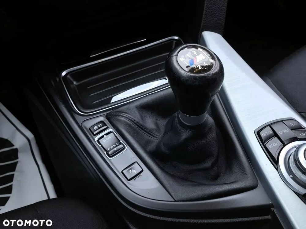 BMW Seria 3 318d DPF - 24