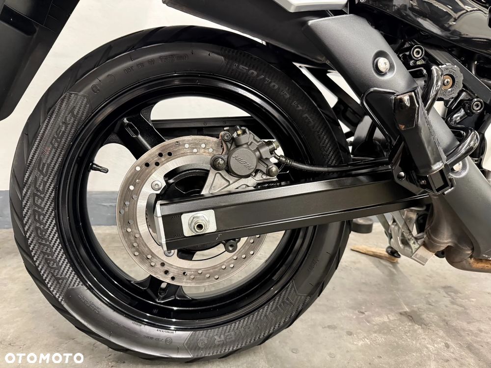 Suzuki V-STROM - 33