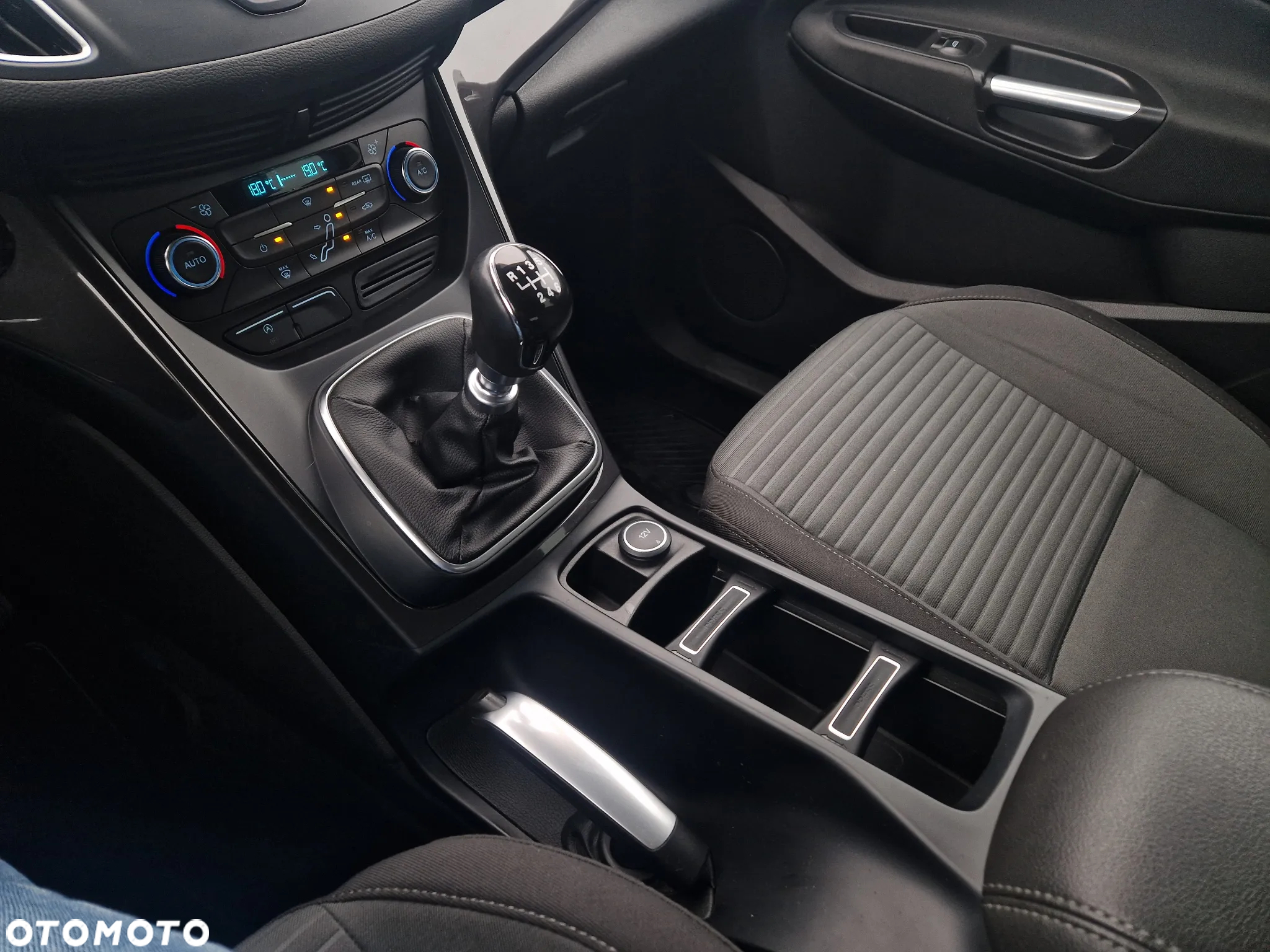 Ford Grand C-MAX - 26