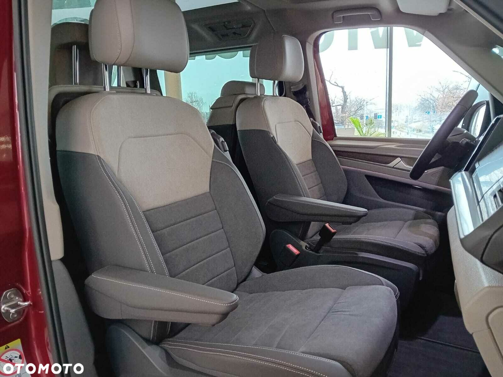 Volkswagen Multivan - 9
