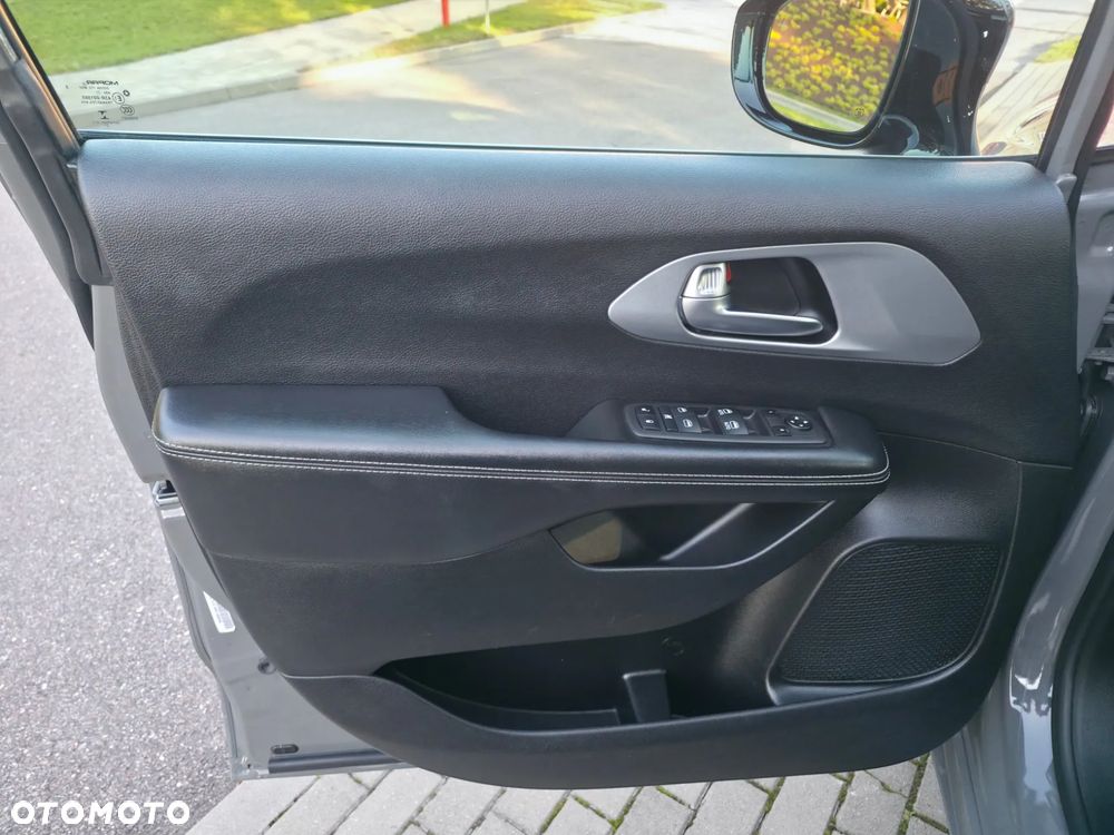 Chrysler Pacifica - 25