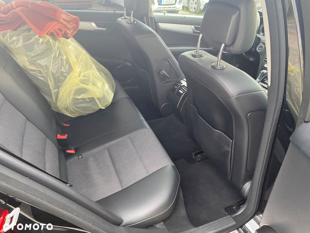 Mercedes-Benz Klasa C 180 CGI Automatik BlueEFFICIENCY Avantgarde - 30