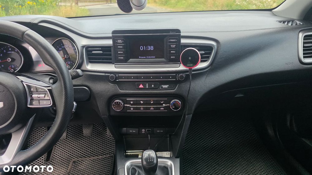 Kia Ceed 1.4 L - 13