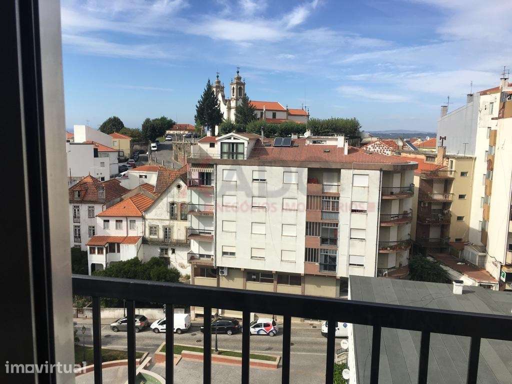Apartamento T3 renovado - Grande imagem: 2/12