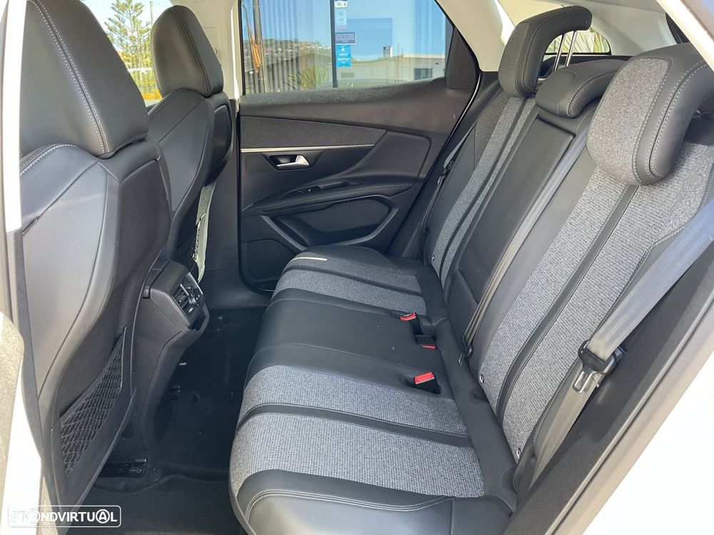 Peugeot 3008 1.5 BlueHDi Allure Pack EAT8 - 35