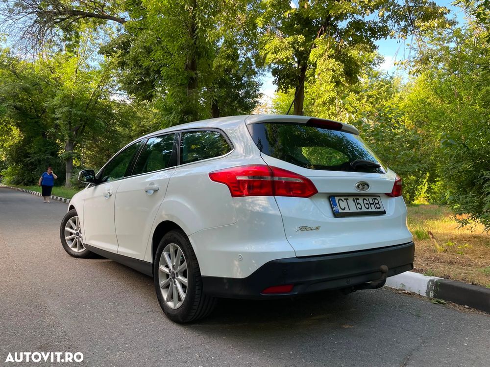 Ford Focus 1.5 TDCi Powershift Titanium - 10