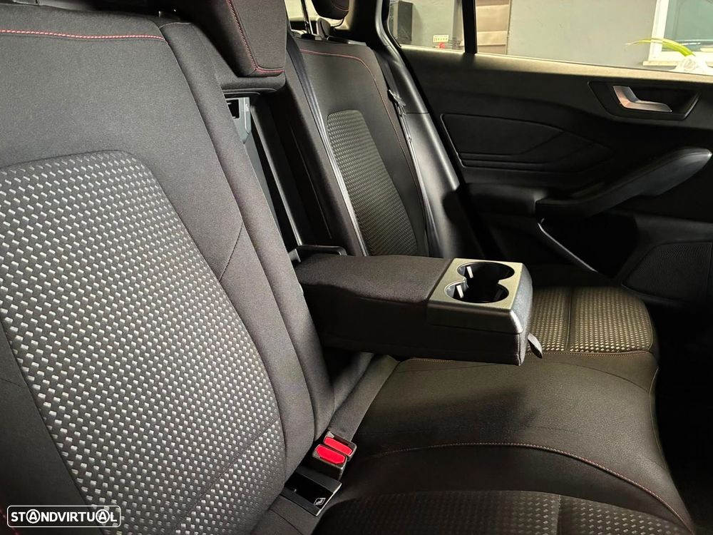 Ford Focus 1.0 EcoBoost MHEV ST-Line Aut. - 38