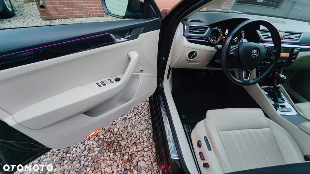 Skoda Superb 2.0 TDI L&K DSG - 14