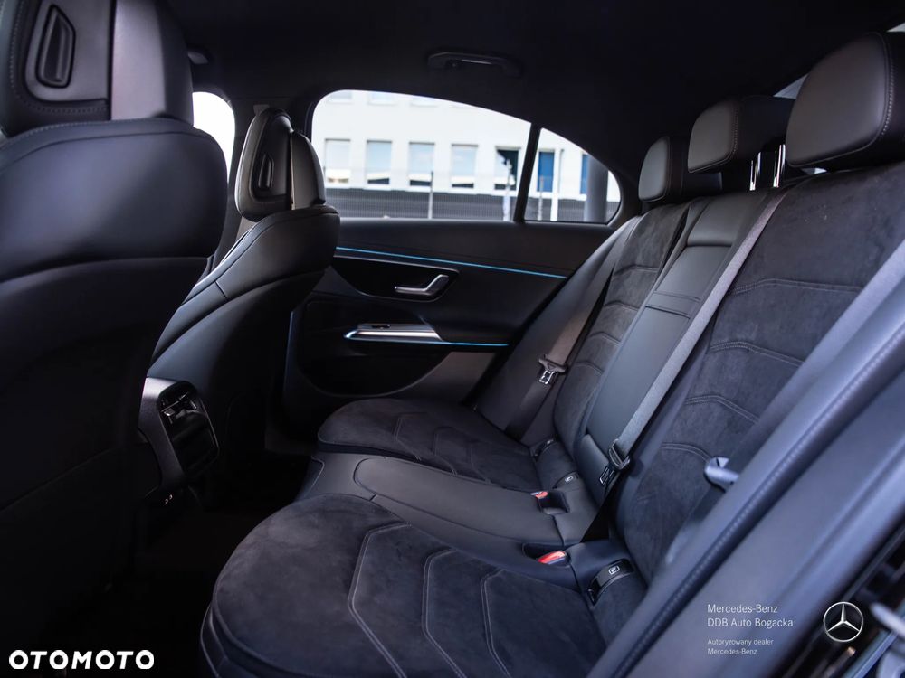 Mercedes-Benz Klasa E 220 d mHEV 4-Matic AMG 9G-Tronic - 11