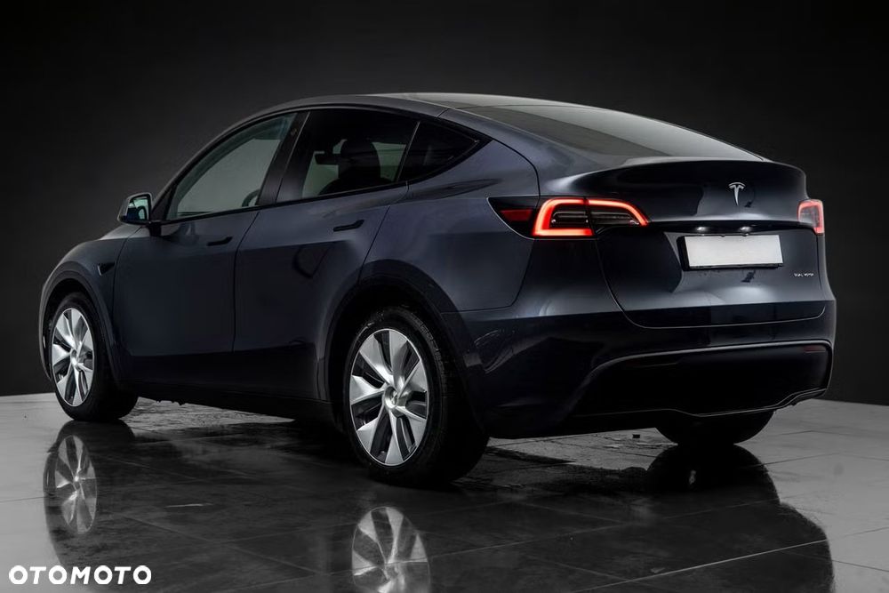 Tesla Model Y Long Range Dual Motor AWD - 3