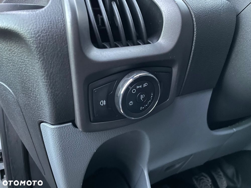 Ford TRANSIT CUSTOM L1H1 - 10