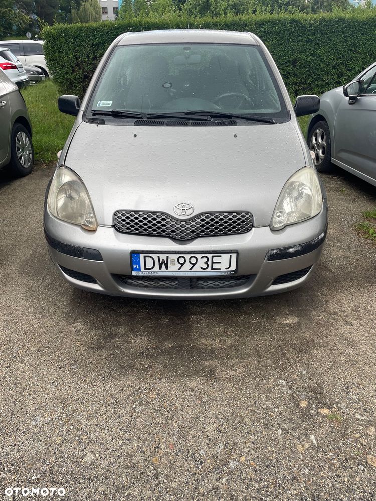 Toyota Yaris 1.0 Base - 1