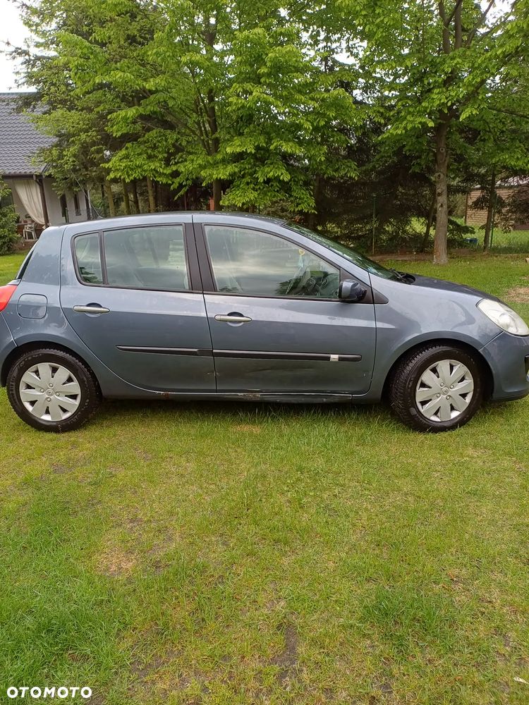 Renault Clio 1.6 16V Privilege - 4