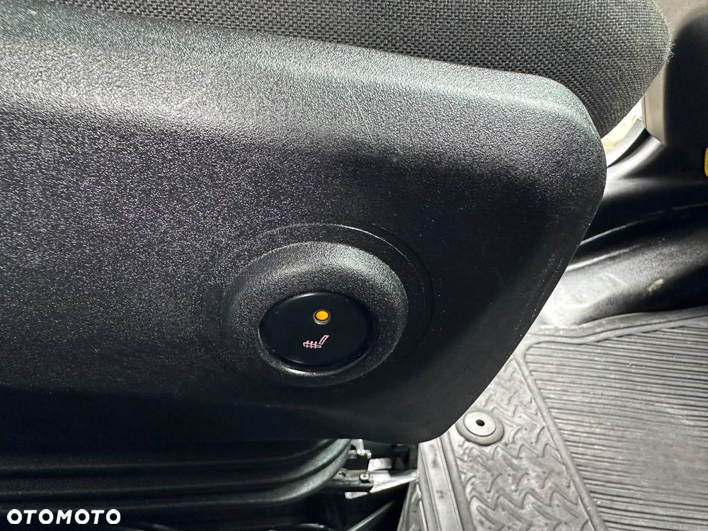 Iveco Daily KONTENER+WINDA (udźwig 750kg) 2.3 diesel 156 kM automat 2021 WEBASTO, KAMERA COFANIA, GWARANTOWANY NIEWIELKI PRZEBIEG 160tyś. - 22