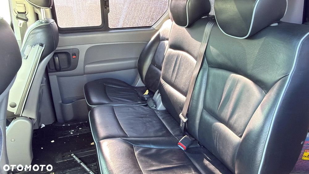 Hyundai H-1 Starex - 25