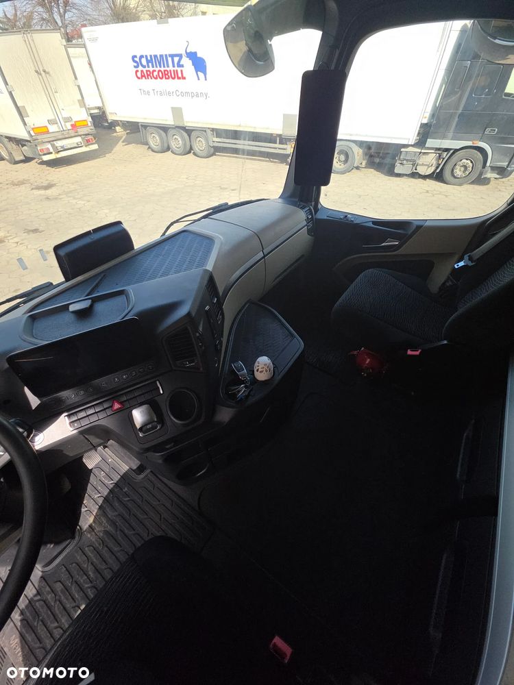 Mercedes-Benz 1845 - 24