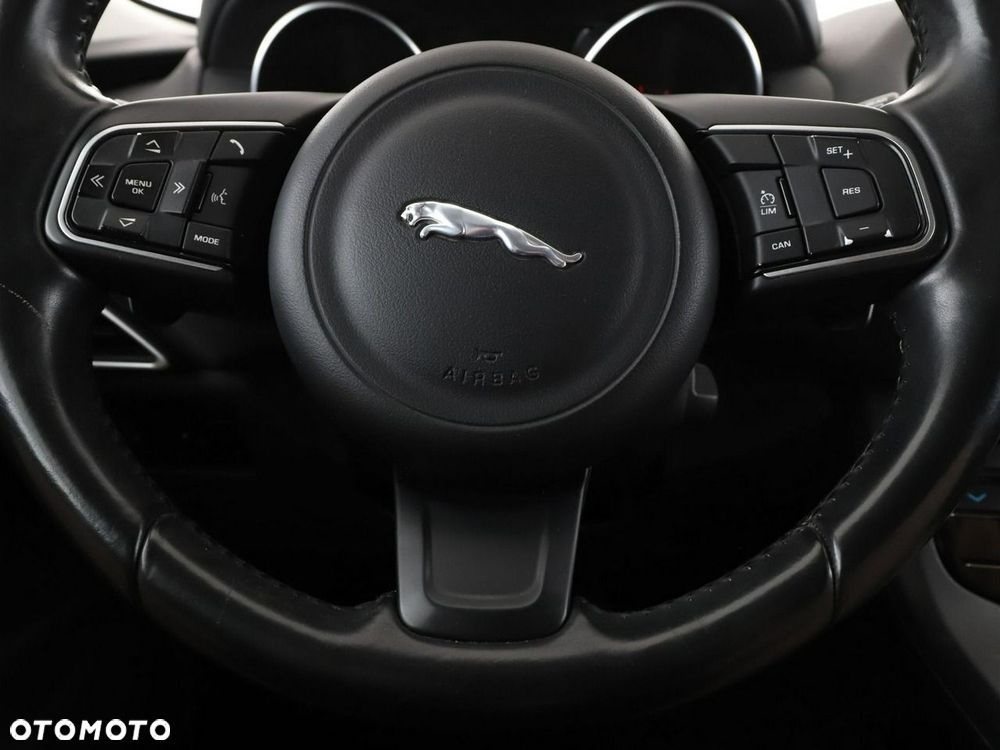 Jaguar F-Pace 20d AWD Prestige - 22