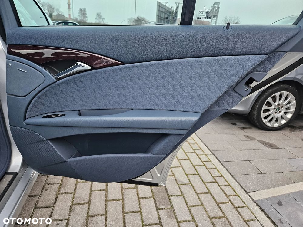 Mercedes-Benz Klasa E 200 Kompressor Automatik Classic - 11